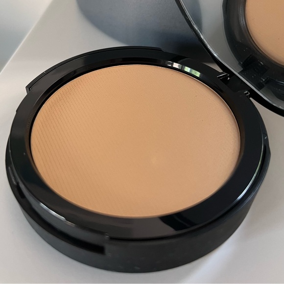 smashbox - Cream to Powder Foundation - Picture 6 of 6